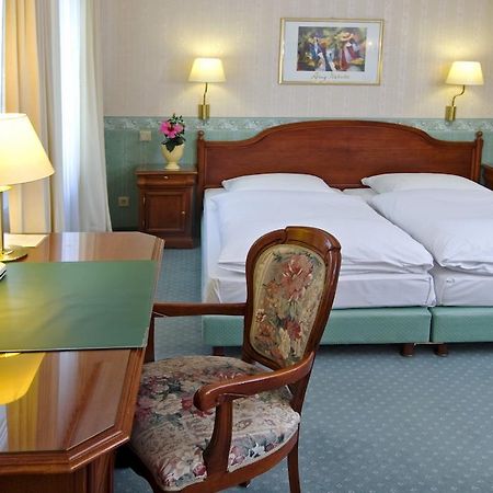 Wald-Hotel Troisdorf Dış mekan fotoğraf